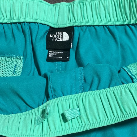 NWT The North Face Flash Dry Colorblock Shorts - Picture 5 of 8